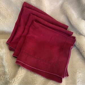 Set of 4 burgundy fabric napkins